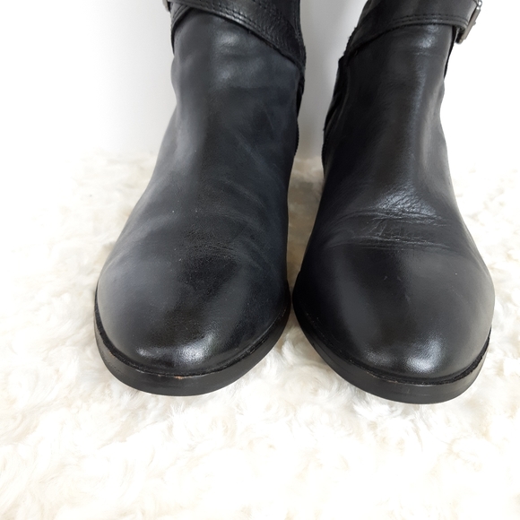 Clark's black leather buckle harness riding boots. - Picture 11 of 12